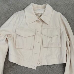 Lovers + Friends Beige Cropped Cargo Jacket – Lightly Worn Utility Style